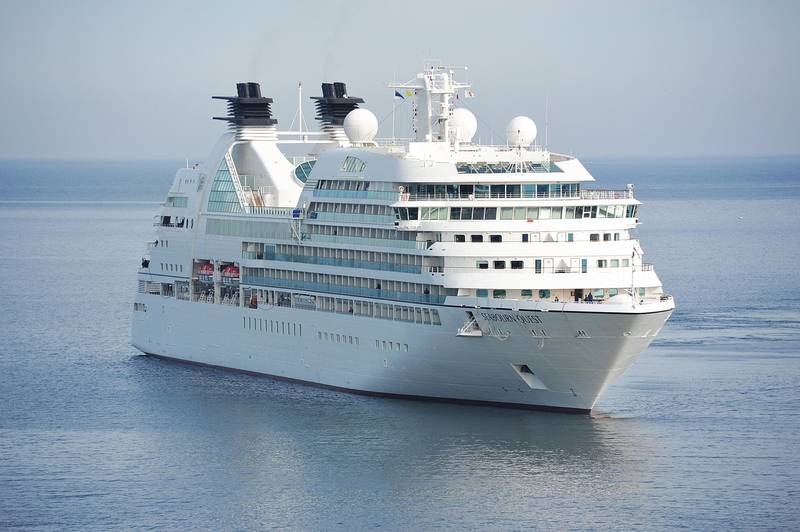 Luxury cruise ship — exclusive cruise packages and deals
