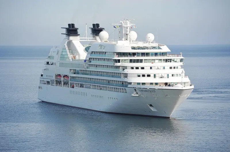 Luxury cruise ship — exclusive cruise packages and deals
